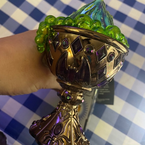 Bath and Body Works Ghostly Goblet projector, Wallflower Plug - Picture 2 of 6